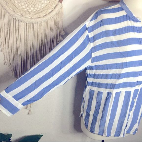 Banana Republic blue and white striped lightweight gauzy feel blouse large - Picture 2 of 6